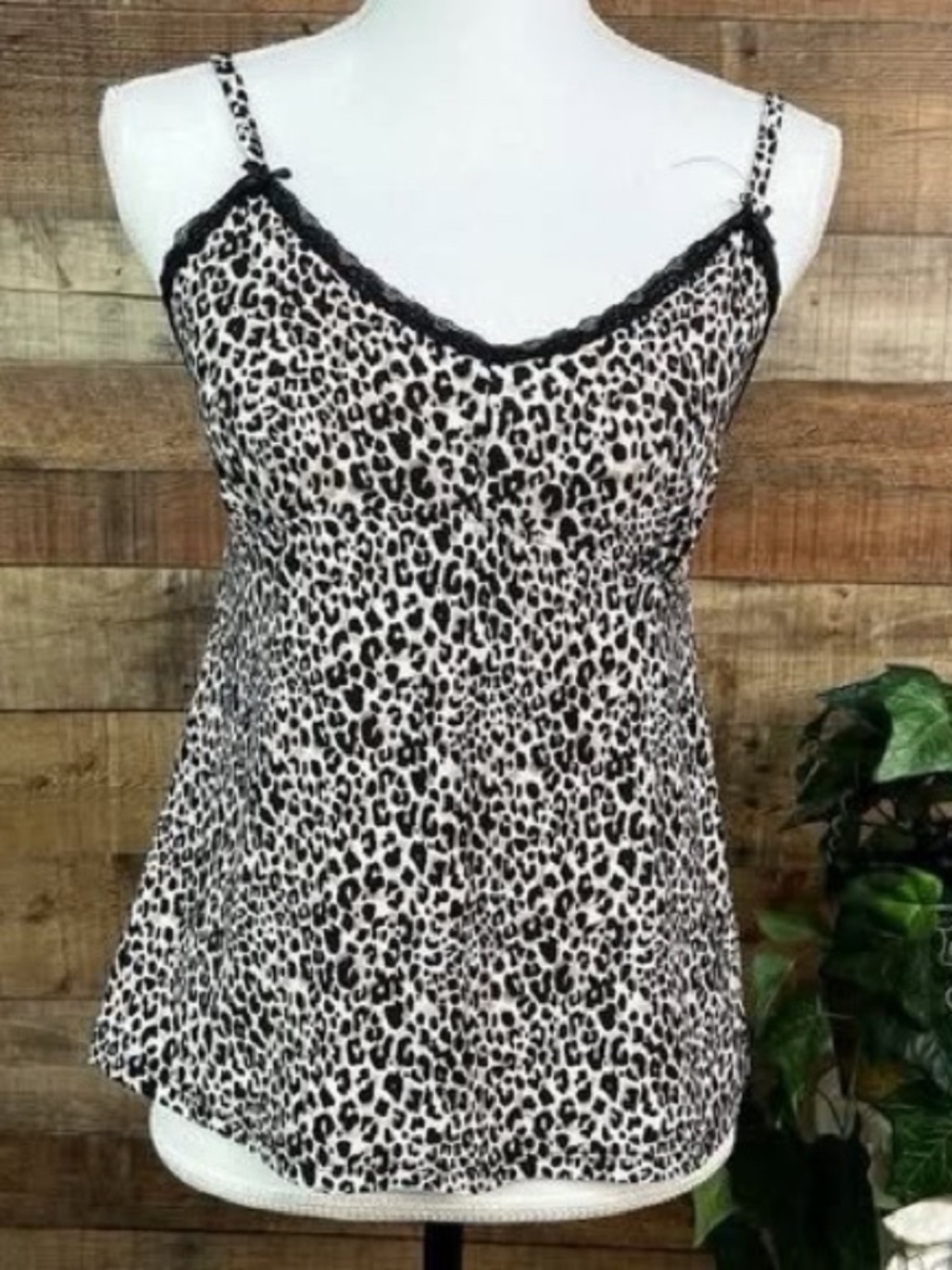 Size Medium René Rofé Sleepwear Animal Print Sleep Top